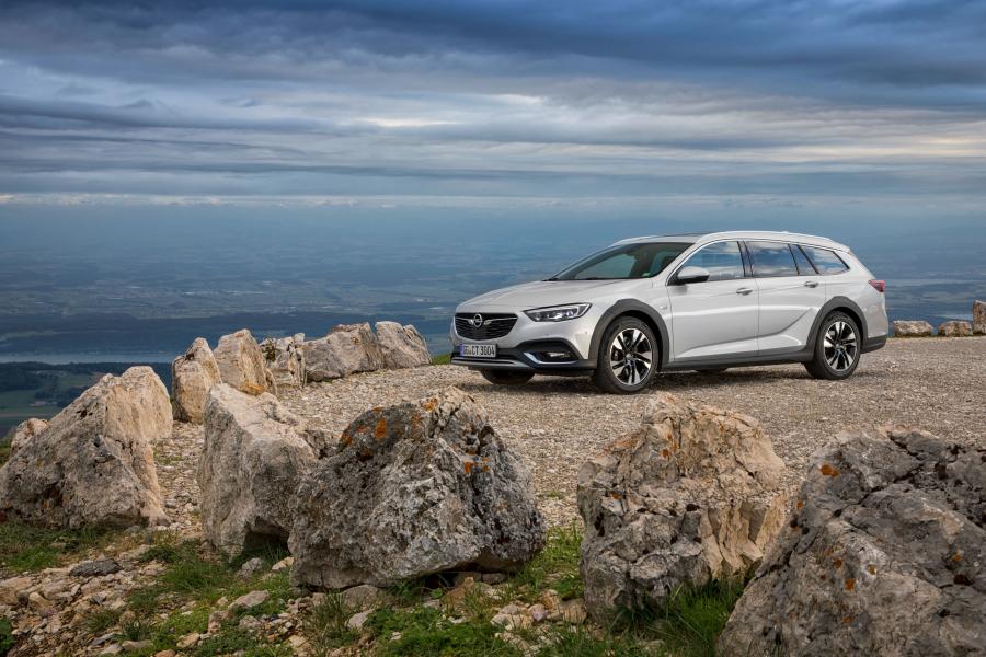  Opel Insignia Country Tourer Turbo 4x4 2017 года  (фото 33 из 44)